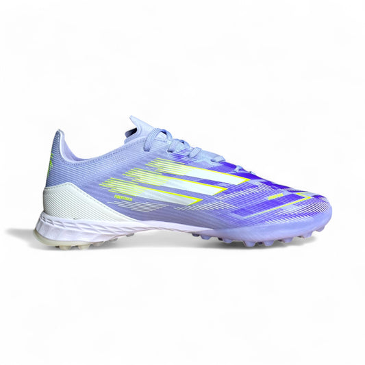 Adidas F50 Ghosted Turf – Edición Lavanda Eléctrica